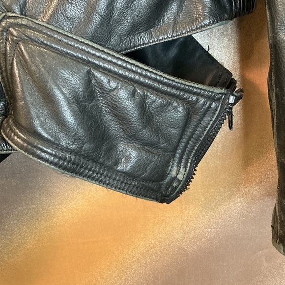 Vintage First Gear Hein Gericke Leather motorcycle jacket with forearm armor - Picture 5 of 16